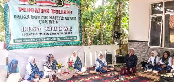 Fhoto Ket : Kegiatan Pengajian Bulana Desa Cihowe  Kecamatan  Ciseeng - Bogor