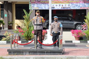 https://www.gardatipikornews.com.adhyaksanews.com/menyambut-tahun-baru-2023-aipda-sumarno-pimpin-dzikir-dan-doa-bersama-di-masjid-nurul-jamaah-honduhon