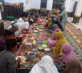 https://www.gardatipikornews.com.adhyaksanews.com/utamakan-restorative-justice-bhabinkamtibmas-polsek-kintom-mediasi-masalah-penganiyayaan-kakak-beradik