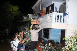 https://www.gardatipikornews.com.adhyaksanews.com/wakapolda-sumsel-memimpin-upacara-apel-pagi-di-mapolda-sumsel
