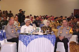 https://www.gardatipikornews.com.adhyaksanews.com/bersama-polrestabes-dan-polres-berserta-jajaran-sepekan-terakhir-desember-2022-berhasil-mengungkap-18-kasus-tindak-pidana-narkoba