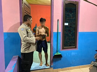 https://www.gardatipikornews.com.adhyaksanews.com/forkopimda-jatim-berikan-bansos-ke-pondok-pesantren-terdampak-banjir-di-kabupaten-sampang