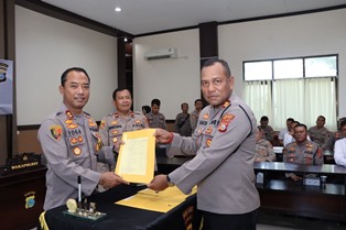 https://www.gardatipikornews.com.adhyaksanews.com/bhabinkamtibmas-polsek-warudoyong-kota-sukabumi-meninjau-penimbangan-dan-kesehatan-anak-di-posyandu-mawar-2