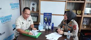 https://www.gardatipikornews.com.adhyaksanews.com/kapolda-sumsel-bersama-dir-intelkam-polda-sumsel-berserta-sejumlah-kasubdit-direktorat-intelkam-polda-sumsel-bersilaturahmi-kediaman-ulama-kharismatik-habib-muhammad-naufal-bin-jafar-shahab
