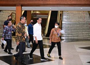 https://www.gardatipikornews.com.adhyaksanews.com/ungkap-kasus-pembacokan-polsek-warudoyong-sukabumi-tangkap-terduga-pelaku
