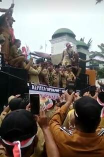https://www.gardatipikornews.com.adhyaksanews.com/gma-sultra-resmi-laporkan-35-anggota-dprd-dan-sekwan-konawe-selatan