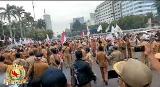 https://www.gardatipikornews.com.adhyaksanews.com/ketua-dprd-apresiasi-langkah-cepat-polres-indramayu-dalam-ungkap-kasus-pencurian-buku-sekolah-dan-curanmor