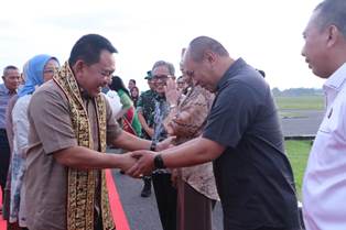 https://www.gardatipikornews.com.adhyaksanews.com/pdip-dpc-kabupaten-bogor-menggelar-kegiatan-pengobatan-gratis-di-desa-ciseeng