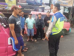 https://www.gardatipikornews.com.adhyaksanews.com/cegah-terjadinya-laka-lantas-sat-lantas-polres-sumbawa-barat-lakukan-patroli-blue-light