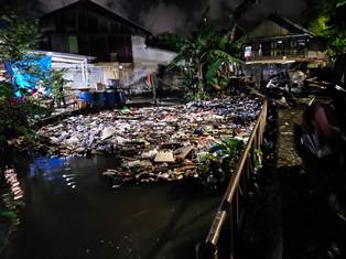 https://www.gardatipikornews.com.adhyaksanews.com/akibat-intensitas-hujan-semalaman-terjadi-lagi-bencana-pohon-tumbang-di-sekitaran-pelabuhan-ratu