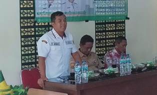 https://www.gardatipikornews.com.adhyaksanews.com/babinsa-koramil-selorejo-bersama-tiga-pilar-dampingi-pembagian-sertifikat-tanah-ptsl