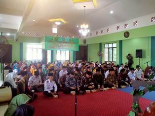 https://www.gardatipikornews.com.adhyaksanews.com/plt-camat-ciseeng-bersama-kepala-desa-resmikan-pembangunan-samisade-2022-desa-cibeuteung-udik-dengan-potong-tumpeng-dan-penyerahan-prasasti-2