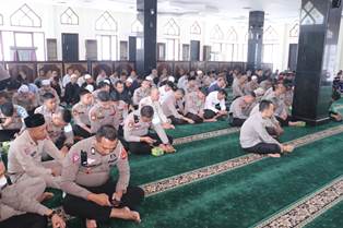 https://www.gardatipikornews.com.adhyaksanews.com/babinsa-serka-oma-juhana-laksanakan-komunikasi-sosial-bersama-warga-di-setu-jeletreng-desa-cogreg-kecamatan-parung-dihadiri-ws-danramil-kapt-inf-koswara