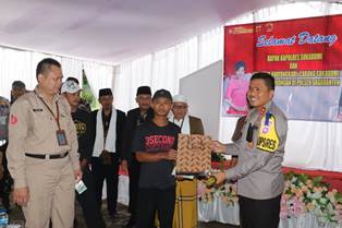 https://www.gardatipikornews.com.adhyaksanews.com/resmikan-sumur-air-bersih-di-lombok-prabowo-bagikan-puzle-peta-indonesia-kepada-anak-anak