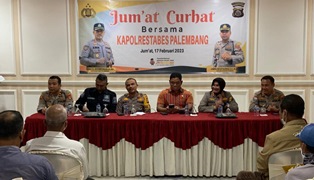 https://www.gardatipikornews.com.adhyaksanews.com/diduga-upt-samsat-kalianda-miskin-dalam-anggaran-perawatan-garasi-kendaraan-kantor-dan-konsumen