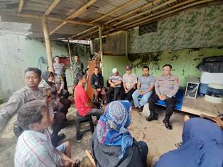https://www.gardatipikornews.com.adhyaksanews.com/unit-lantas-polsek-sukaraja-sukabumi-gencarkan-sosialisasi-ops-keselamatan