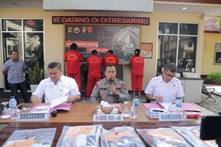 https://www.gardatipikornews.com.adhyaksanews.com/didampingi-17-pimpinan-organisasi-ketua-umum-keris-tanda-tangani-kerjasama-dengan-bank-syariah-indonesia-bsi