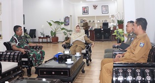 https://www.gardatipikornews.com.adhyaksanews.com/akbp-siswantoro-bagikan-sembako-di-jalan-raya-saat-menuju-lokasi-acara-jumat-curhat