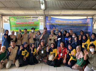 https://www.gardatipikornews.com.adhyaksanews.com/sigap-anggota-polsek-kronjo-tolong-korban-kecelakaan