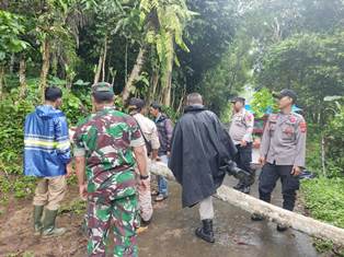 https://www.gardatipikornews.com.adhyaksanews.com/warga-bbs-siap-buka-jalan-tembus-untuk-kepentingan-bersama-jika-konvensasi-bagi-warga-di-perhatikan
