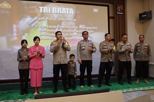 https://www.gardatipikornews.com.adhyaksanews.com/polres-sukabumi-dan-paskami-berkolaborasi-dalam-kegiatan-amal-bantu-korban-dampak-gempa-cianjur-diwilayah-nagrak