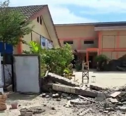 https://www.gardatipikornews.com.adhyaksanews.com/gapura-sman-3-kabupaten-tangerang-ambruk-kualitas-konstruksi-jadi-sorotan
