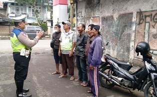 https://www.gardatipikornews.com.adhyaksanews.com/jelang-ops-keselamatan-lodaya-berakhir-polisi-di-sukabumi-gencarkan-sosialisasi-etle-mobile