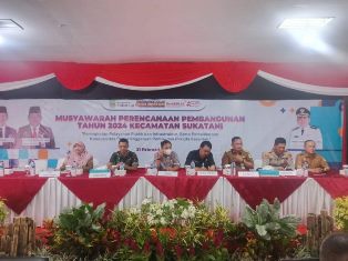 https://www.gardatipikornews.com.adhyaksanews.com/miris-diduga-plat-nomor-kaleng-pada-kendaraan-dinas-bpn-lamsel-berwarna-hitam