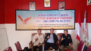 https://www.gardatipikornews.com.adhyaksanews.com/camat-balaraja-janji-akan-segera-tindak-lanjutikegiatan-betonisasi-kelurahan-balaraja-yang-diduga-bermasalah