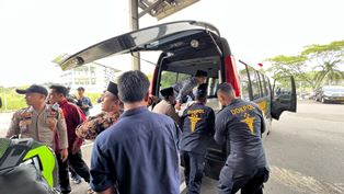 https://www.gardatipikornews.com.adhyaksanews.com/badan-kesatuan-bangsa-dan-politik-bakesbangpol-kota-depok-jawa-barat-siap-memberikan-edukasi-dan-sosialisasi-bagi-pemilih-pemula-untuk-menyukseskan-pemilu-2024