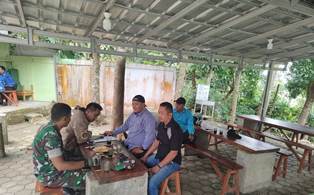 https://www.gardatipikornews.com.adhyaksanews.com/ketua-fkppi-jawa-barat-agus-windu-hanggonomelantik-dan-mengukuhkan-kepengurusan-cabang-fkppi-x-08-tingkat-kabupaten-bandung-masa-bakti-2023-2028