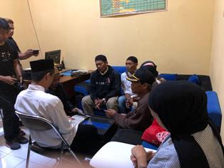 https://www.gardatipikornews.com.adhyaksanews.com/diduga-oknum-guru-sma-maha-putra-menampar-siswa-dengan-permaslahan-sepele