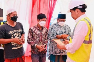 https://www.gardatipikornews.com.adhyaksanews.com/diduga-akan-tawuran-dan-diantaranya-kedapatan-bawa-sajam-belasan-pelajar-diamankan-polisi