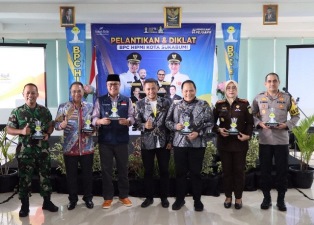 https://www.gardatipikornews.com.adhyaksanews.com/hj-nia-purakania-sh-m-knterus-perjuangkan-kebutuhan-masyarakat-kabupaten-bandung-dalam-program-rutilahu