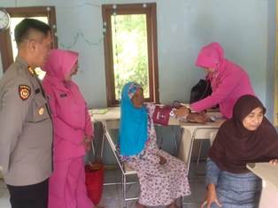 https://www.gardatipikornews.com.adhyaksanews.com/kapolda-sumsel-didampingi-wakapolda-sumsel-bersama-pju-polda-sumsel-diikuti-secara-virtual-kapolres-polrestabes-jajaran-polda-sumsel-monitor-paparan-dir-binmas-polda-tentang-polisi-rw-dan-aplikasi-bin