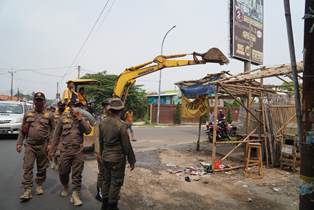 https://www.gardatipikornews.com.adhyaksanews.com/perbaikan-jalan-prancis-terus-dikebut-siang-dan-malam-warga-diminta-sabar