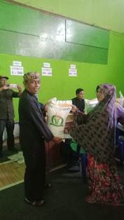 https://www.gardatipikornews.com.adhyaksanews.com/penyaluran-bantuan-sosial-dilaksanakan-di-desa-babakan-kecamatan-ciseeng-dimonitor-babinsa-koramil-0621-22-parung-dan-babinmas