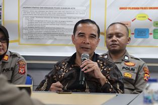 https://www.gardatipikornews.com.adhyaksanews.com/aksi-begal-terulang-kembali-di-wilayah-desa-klambir-v-kebun-polsek-setempat-dan-pemerintahan-desa-diduga-tutup-mata