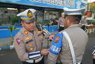 https://www.gardatipikornews.com.adhyaksanews.com/wabup-h-mad-romli-lepas-jamaah-haji-kloter-23-jkg-asal-kabupaten-tangerang