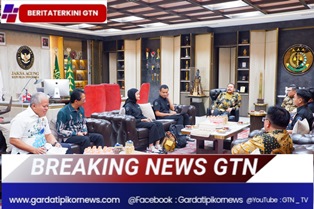https://www.gardatipikornews.com.adhyaksanews.com/pengumuman-seleksi-pegawai-pemerintah-dengan-perjanjian-kerja-pppk-formasi-tahun-2023-harusnya-momen-bahagian-bagi-guru-honorer-prioritas-p1-p2-p3-dan-p4-maupun-non-prioritas