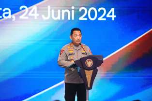 https://www.gardatipikornews.com.adhyaksanews.com/polres-bima-kota-laksanakan-upacara-tabur-bunga-di-laut-untuk-mengenang-jasa-pahlawan