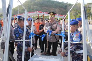 https://www.gardatipikornews.com.adhyaksanews.com/jelang-hari-bhayangkara-ke-78-polda-ntb-ziarah-dan-tabur-bunga-di-makam-pahlawan-majeluk