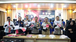 https://www.gardatipikornews.com.adhyaksanews.com/kapolda-jabar-resmikan-ground-breaking-gedung-pelayanan-publik-dan-rusun-di-mako-polres-bogor-didampingi-pj-bupati-pejabat-utama-polda-jabar-kapolres-bogor-dan-unsur-forkompinda-kabupaten-bogor