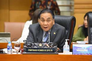 https://www.gardatipikornews.com.adhyaksanews.com/direktur-pt-nusantara-murni-media-ucapkan-selamat-hut-bhayangkara-ke-78