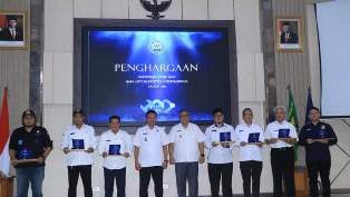 https://www.gardatipikornews.com.adhyaksanews.com/diduga-beberapa-media-online-di-pemda-konawe-terkesan-menyudutkan-dan-mempublikasi-data-pribadu-mahasiswa-konawe-jakarta