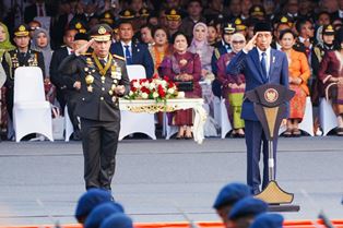 https://www.gardatipikornews.com.adhyaksanews.com/kejutan-hut-bhayangkara-ke-78-komandan-kodim-0718-pati-hadir