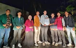 https://www.gardatipikornews.com.adhyaksanews.com/para-mantan-klien-laporkan-oknum-lowyer-fitriyanti-ke-polisi-mengenai-ijazah-sh-nya-juga-diduga-di-palsu-kan