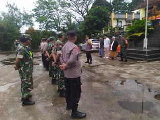 https://www.gardatipikornews.com.adhyaksanews.com/polsek-gunung-putri-bersama-instaani-terkait-cek-lokasi-tkp-adanya-anak-ternggelam-di-kali-cikeas