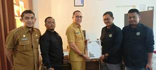 https://www.gardatipikornews.com.adhyaksanews.com/gerakan-mahasiswa-pemerhati-daerah-sulawesi-tenggara-melakukan-demontrasi-di-pt-abeli-atas-dugaan-ilegal