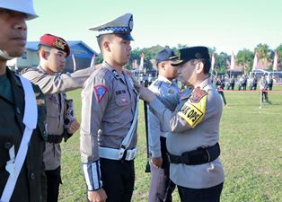https://www.gardatipikornews.com.adhyaksanews.com/diperlakukan-istimewa-oleh-jaksa-5-terdakwa-perusak-dan-pembatai-supir-truk-pt-key-key-tak-diborgol-ph-equality-before-of-law-aswas-harus-turun-tangan